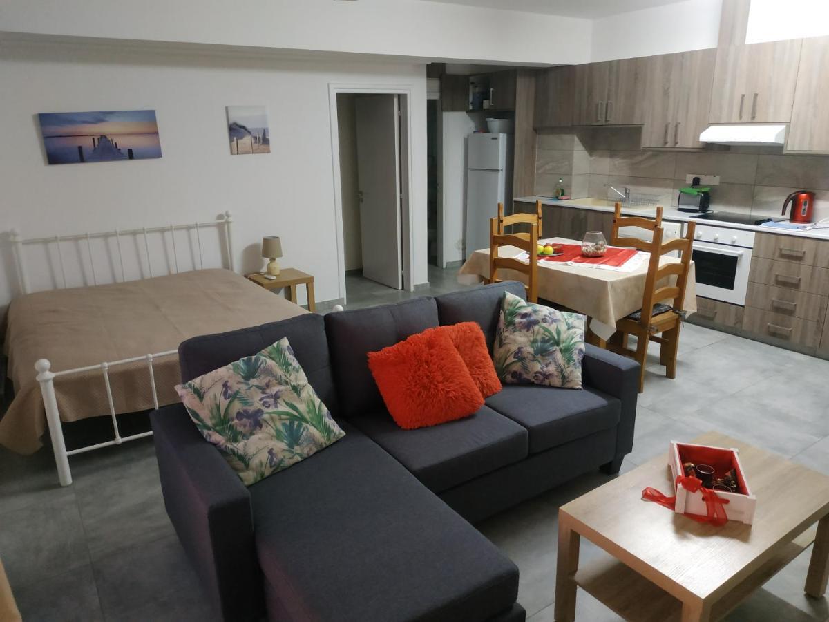 Adonis Apartment 파포스 외부 사진